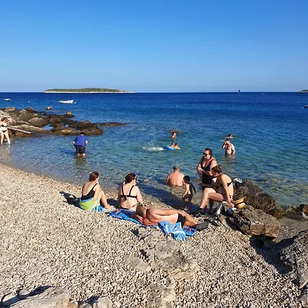 Apartment Vis Ivona I Daria