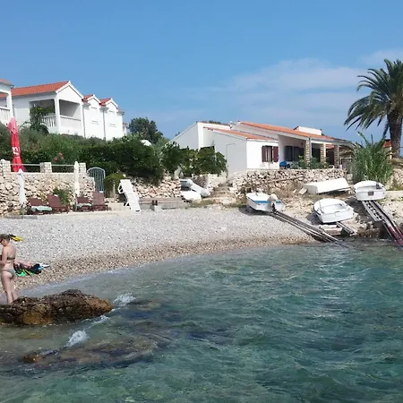 Vis Ivona I Daria Milna (Hvar)
