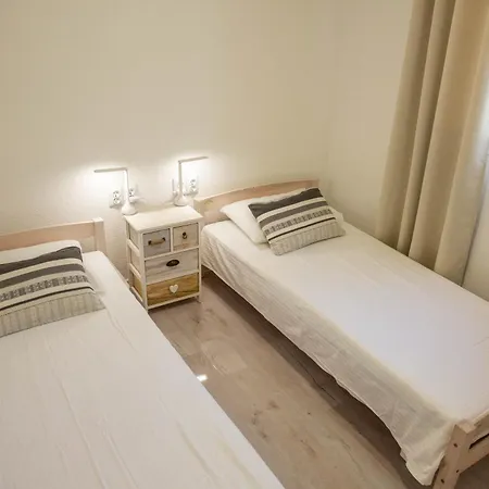Apartment Vis Ivona I Daria *