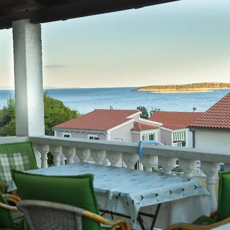 Apartment Vis Ivona I Daria Milna (Hvar)