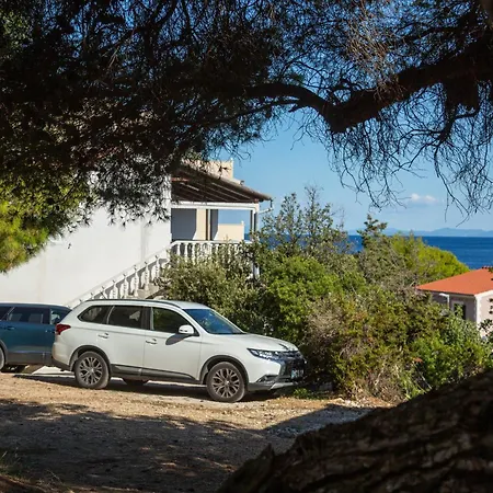 Vis Ivona I Daria * Milna (Hvar)