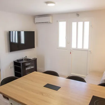 Apartment Vis Ivona I Daria Milna (Hvar)