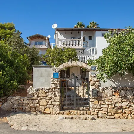 Vis Ivona I Daria Milna (Hvar)