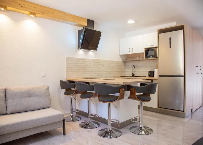 Vis Ivona I Daria * Milna (Hvar)