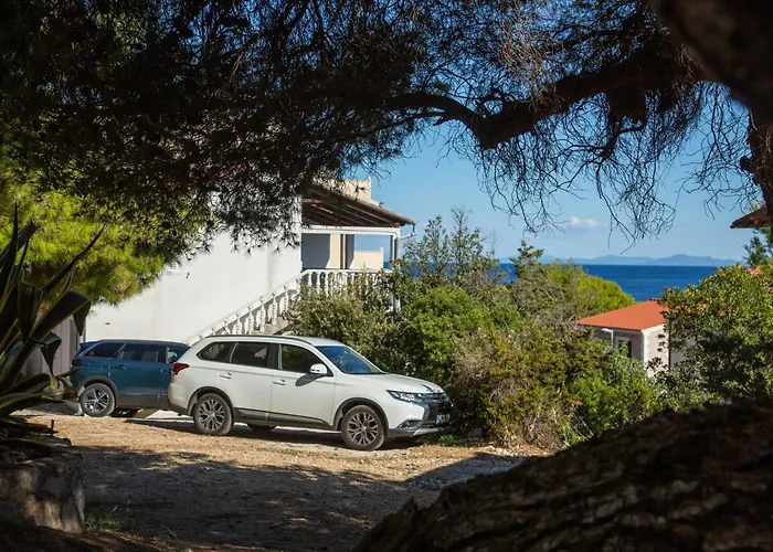 Vis Ivona I Daria * Milna (Hvar)